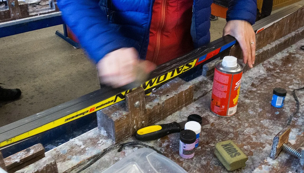 Affûtage et fartage des skis de randonnée
